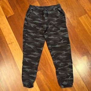 Athleta Girls camo joggers